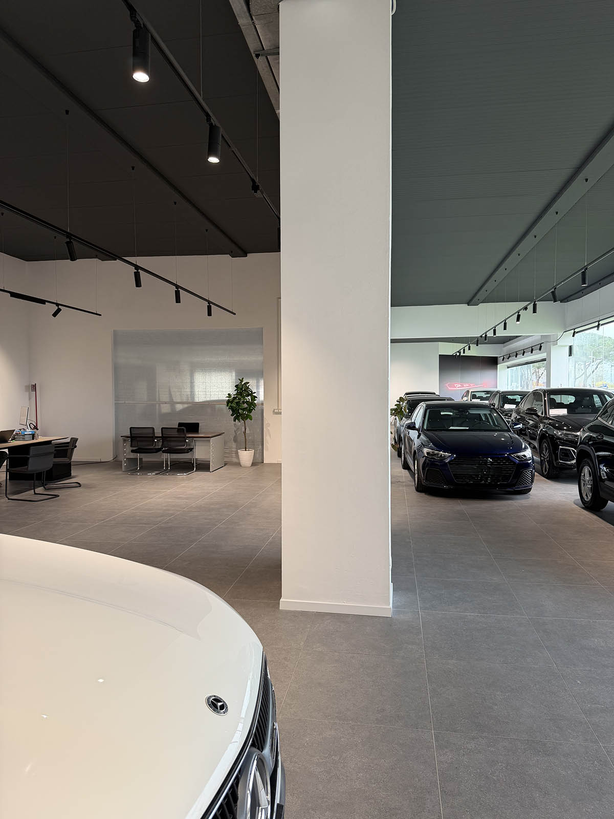 Concessionaria Audi Cascina